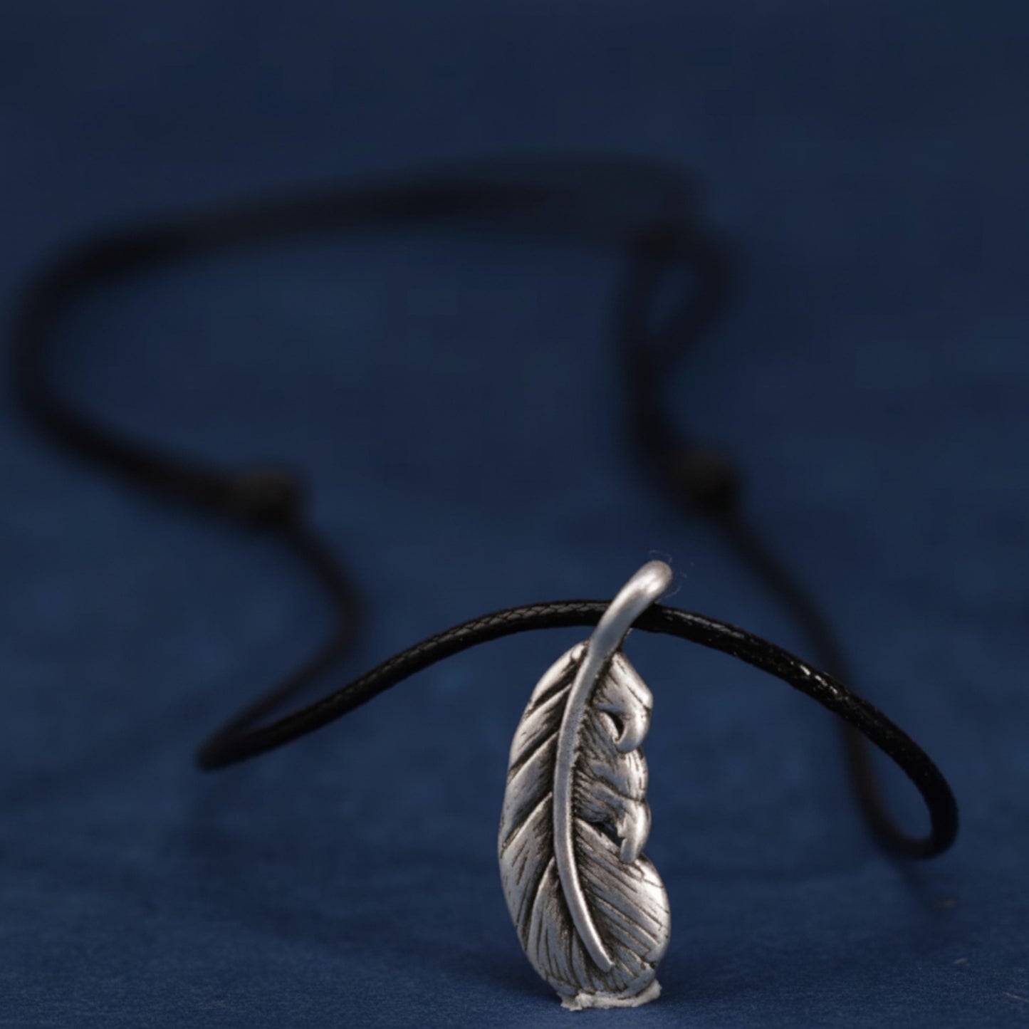 s999 Real Silver Minimal Style Feather Charm Leather Rope Necklace
