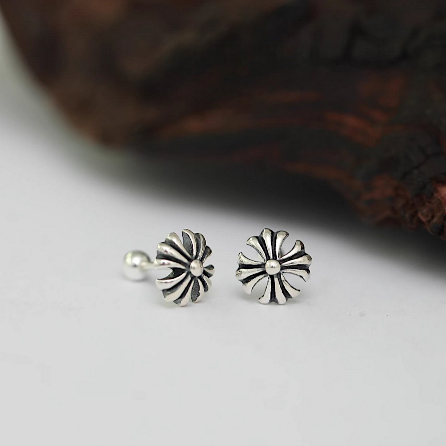 S925 Sterling Silver Vintage Gothic Cross Star Unisex Screw Cartilage Earring
