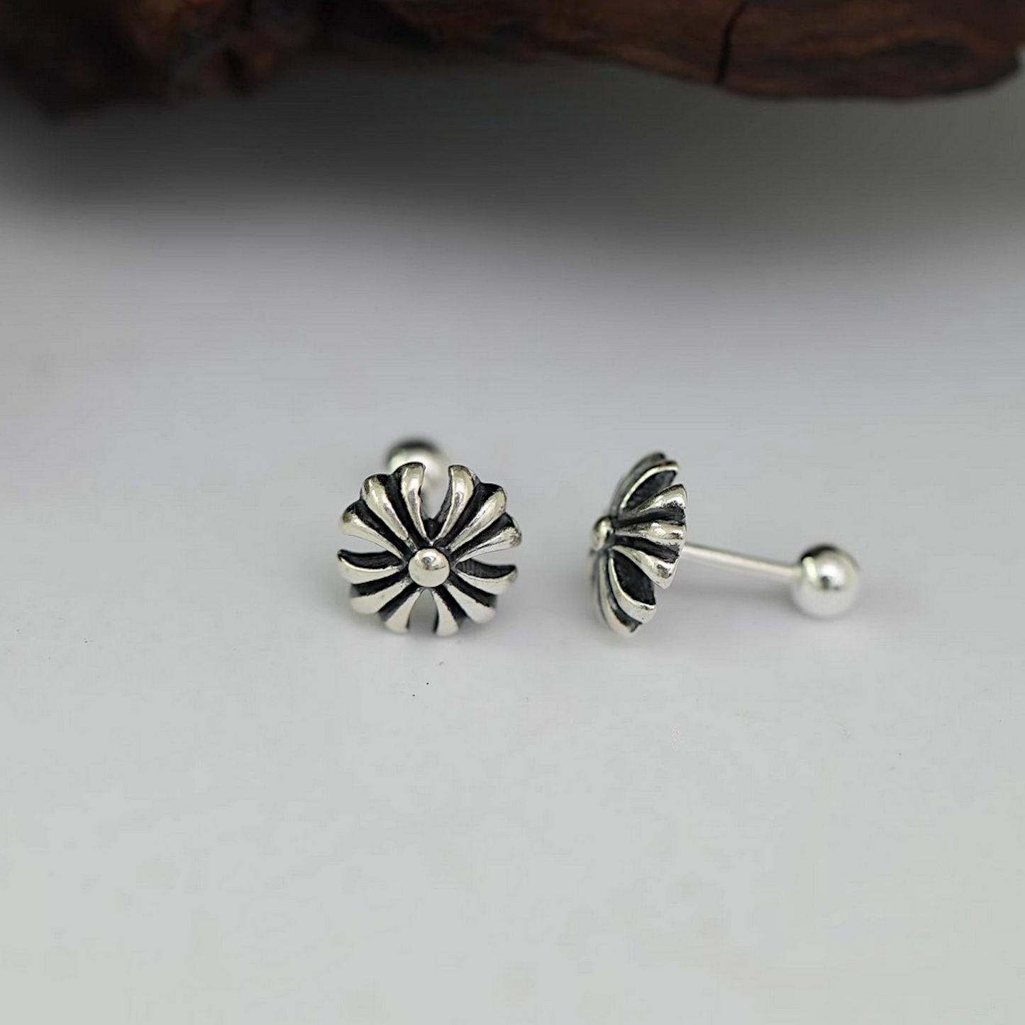S925 Sterling Silver Vintage Gothic Cross Star Unisex Screw Cartilage Earring