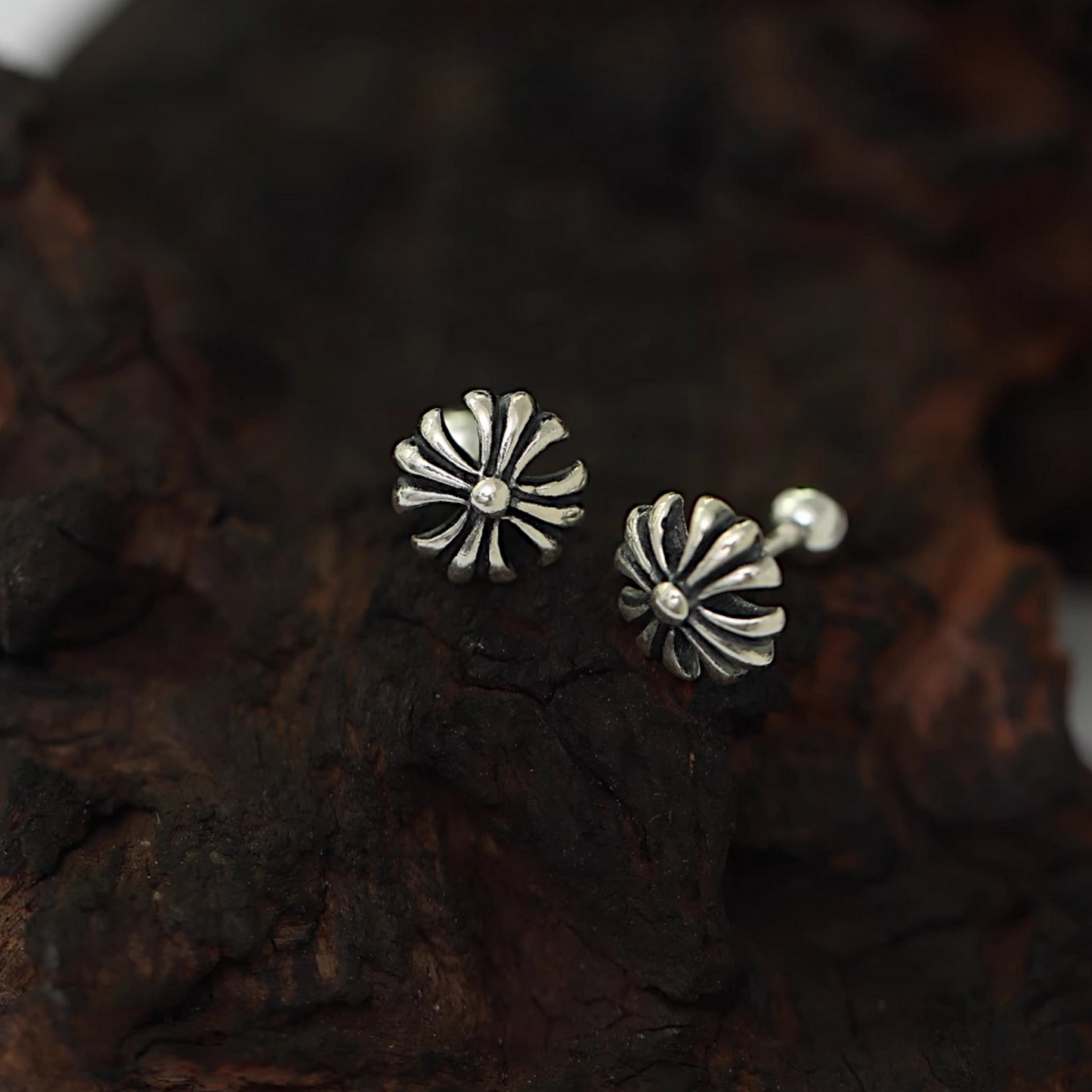 S925 Sterling Silver Vintage Gothic Cross Star Unisex Screw Cartilage Earring