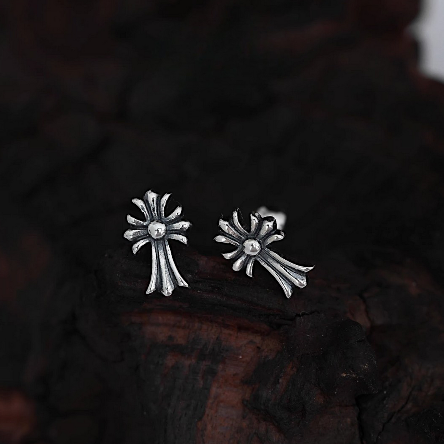 S925 Sterling Silver Vintage Gothic Cross Unisex Screw Cartilage Earrings