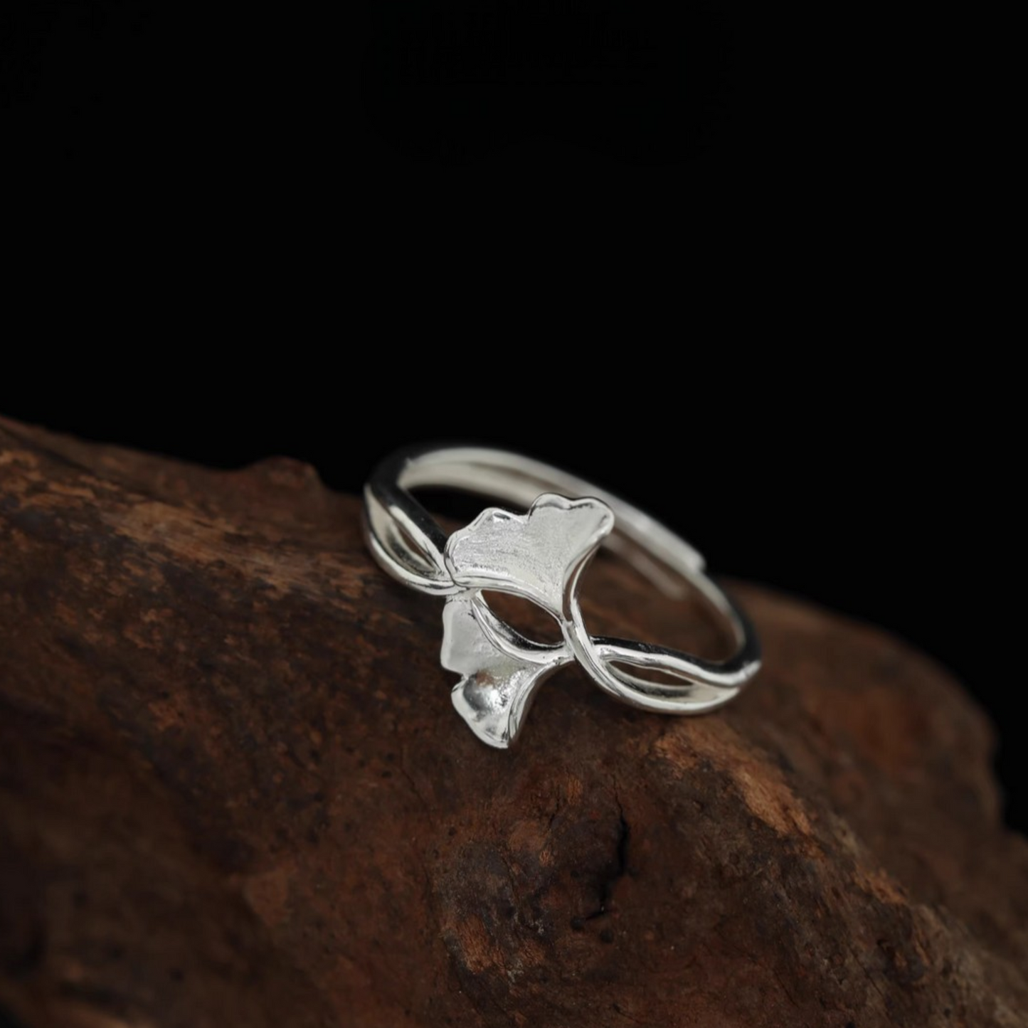 s999 Fine Silver Nature-Inspired Leaf Ring