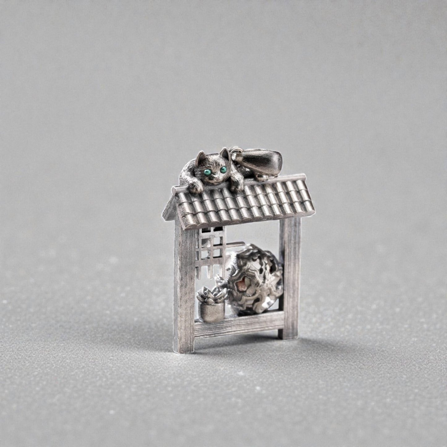 s925 Sterling Silver Kitten Cat Perched on the Window Inlaid with Crystal