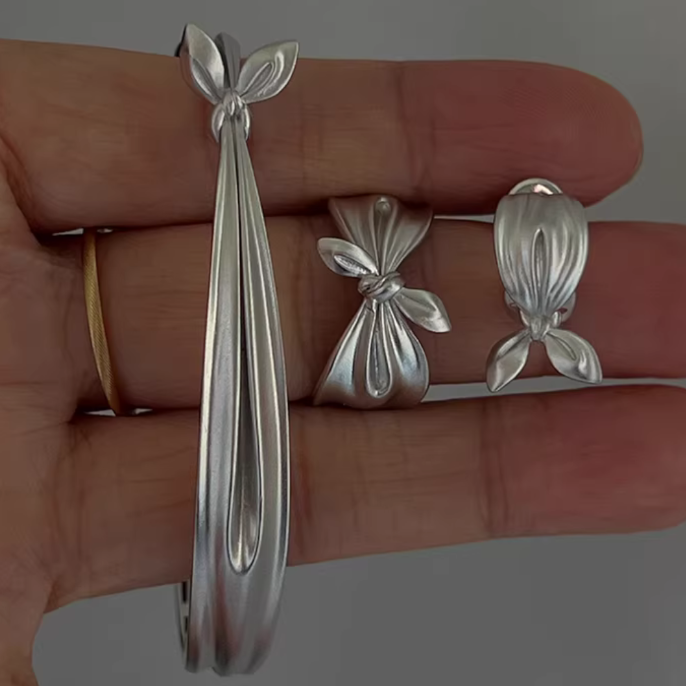 S925 Sterling Silver Bowtie Bow Knot Minimal Bangle Cuff